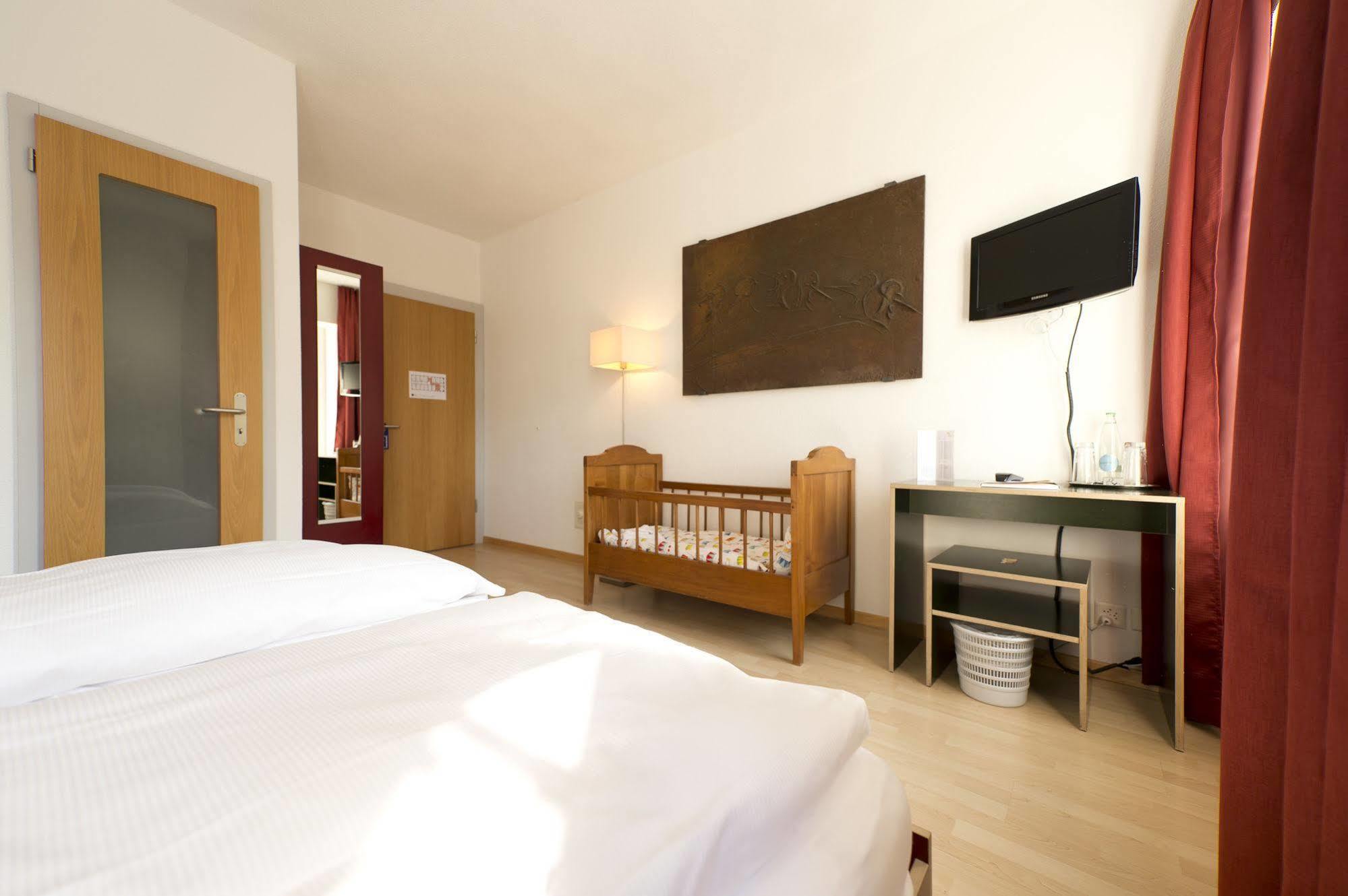 Baeren Self Check-In Hotel Solothurn Exterior foto